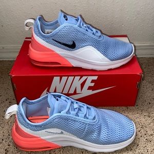 Nike Women’s Air Max Motion 2